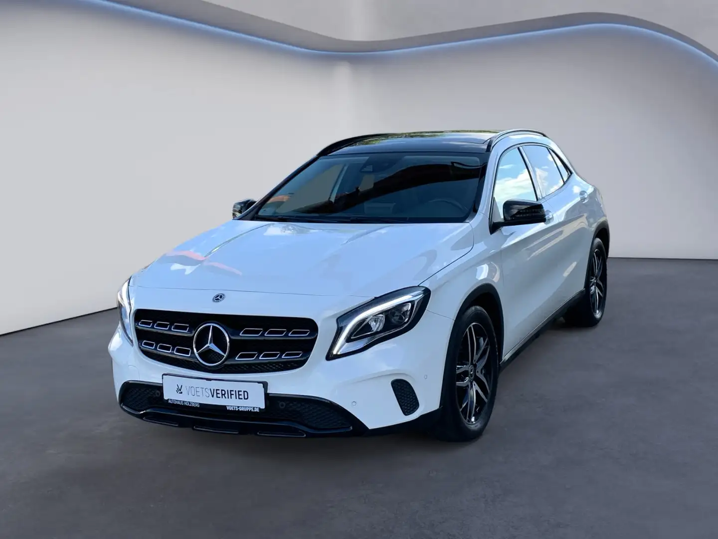 Mercedes-Benz GLA 250 4Matic NAVI+PANO+RFK Wit - 1