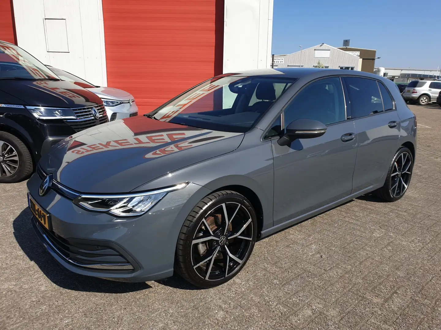 Volkswagen Golf Variant 1.0 TSI 110pk Active Lounge Gris - 1