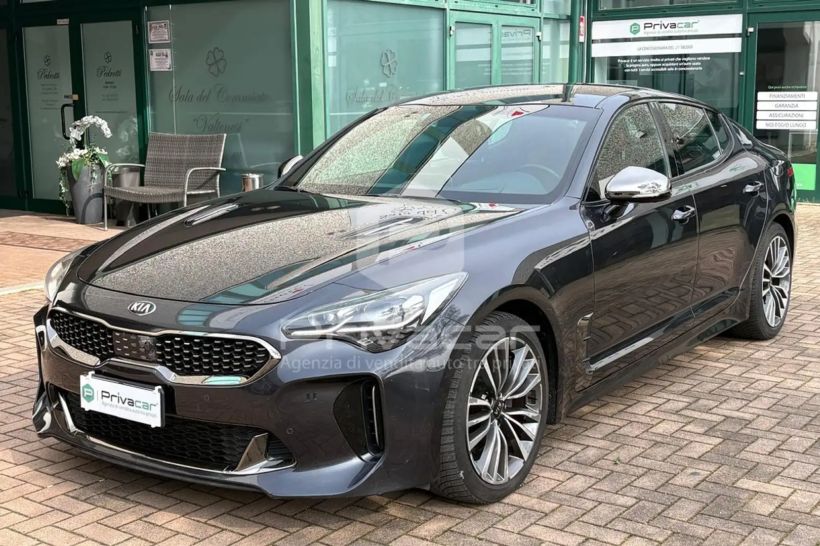 Kia Stinger Stinger 2.2 CRDi AWD AT8 GT Line Silber - 1