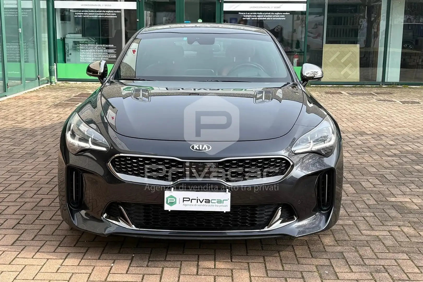 Kia Stinger Stinger 2.2 CRDi AWD AT8 GT Line Silber - 2