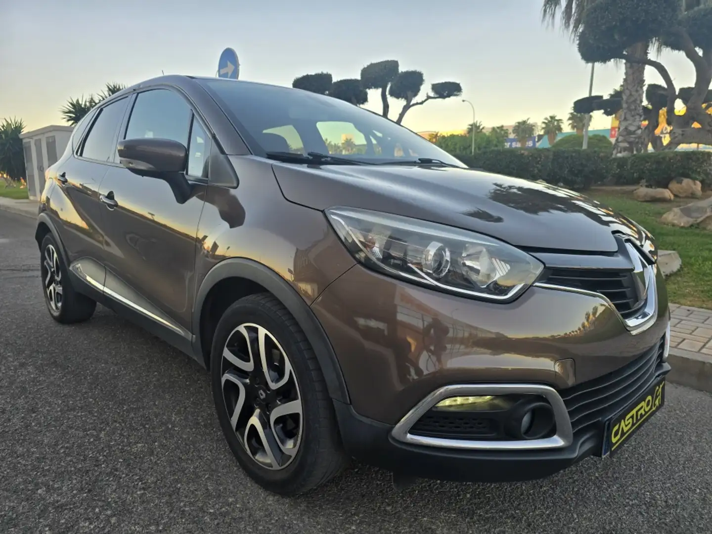 Renault Captur 1.5dCi Energy eco2 Zen 90 Brun - 1