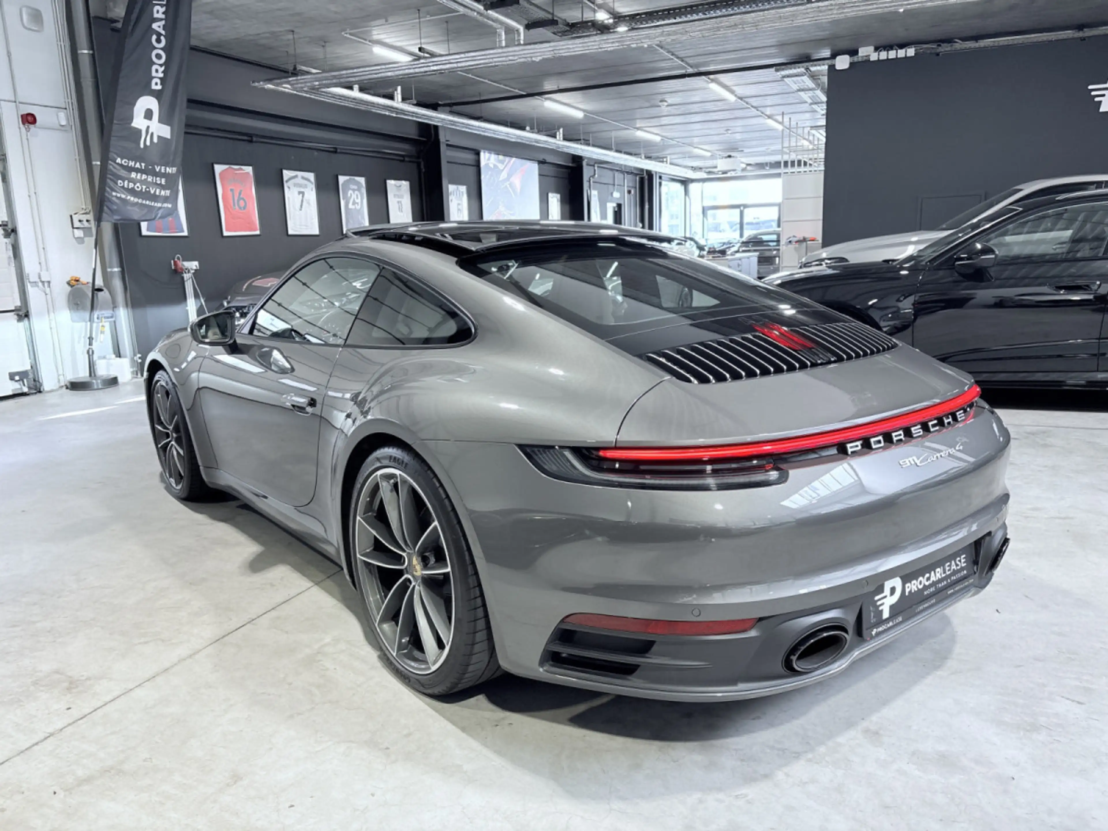 Porsche 911 992 CARRERA 4 /TOIT OUVRANT/ PASM/ CARPLAY — photo 9