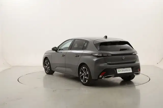 Peugeot 308 view 3