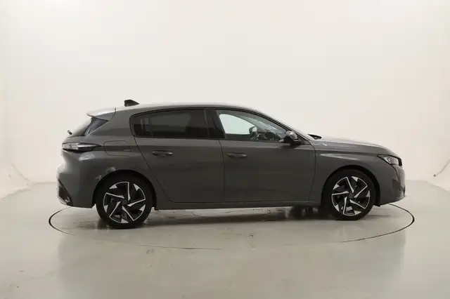 Peugeot 308 view 6