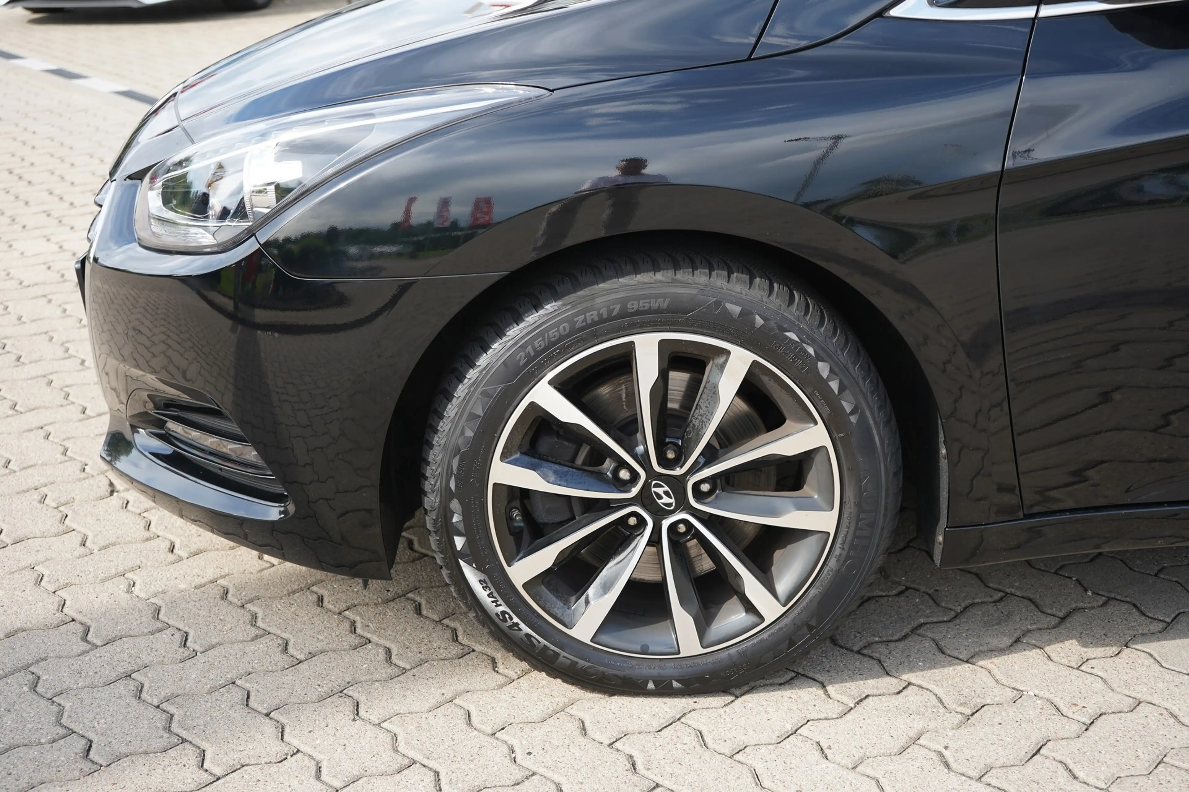 Hyundai i40 Kombi 2.0 T-GDI Premium Tempomat PDC — photo 9
