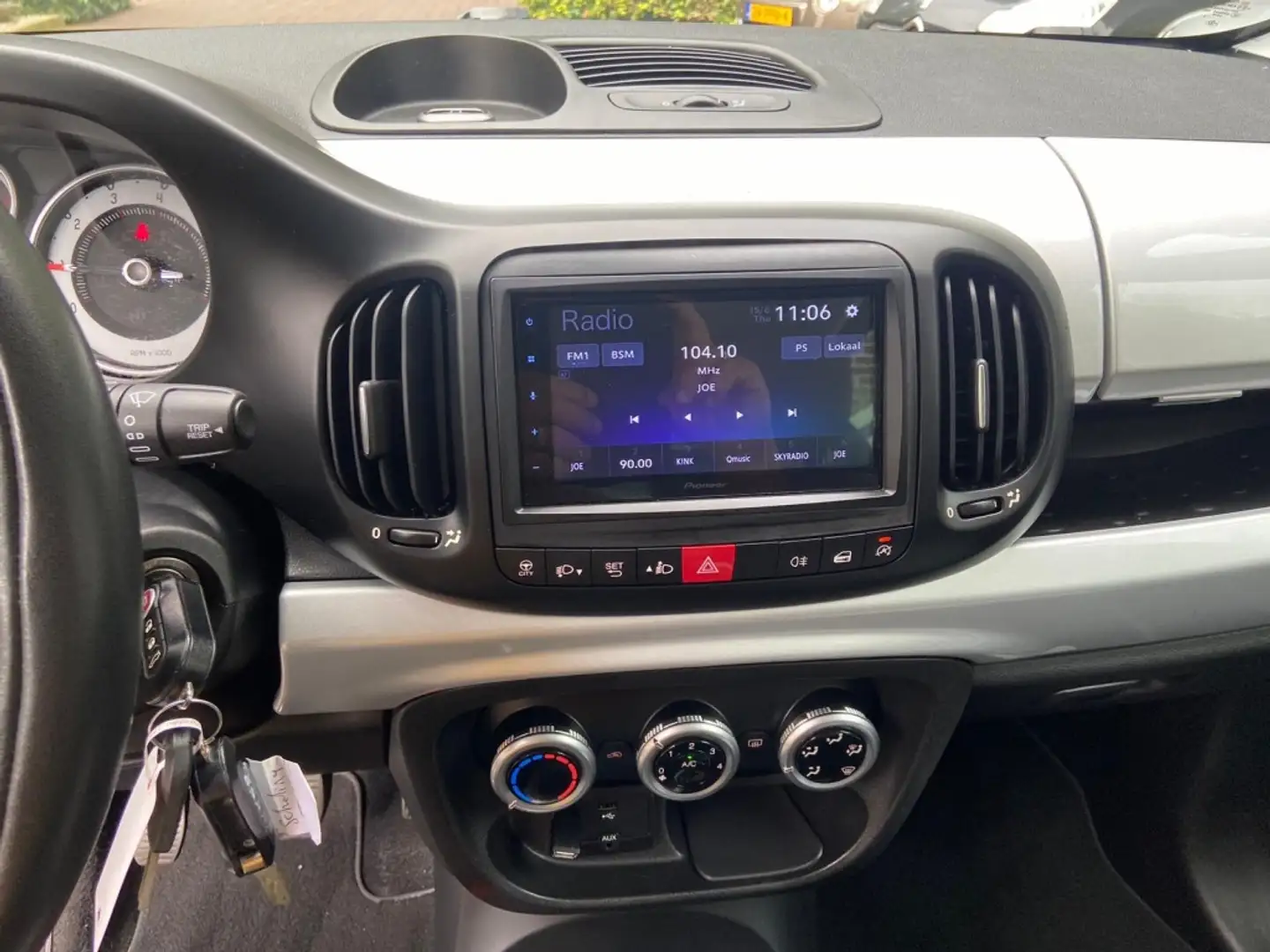 Fiat 500L 0.9 TwinAir Turbo 105pk Cruise, PDC, Trekhaak, 17” Grijs - 2