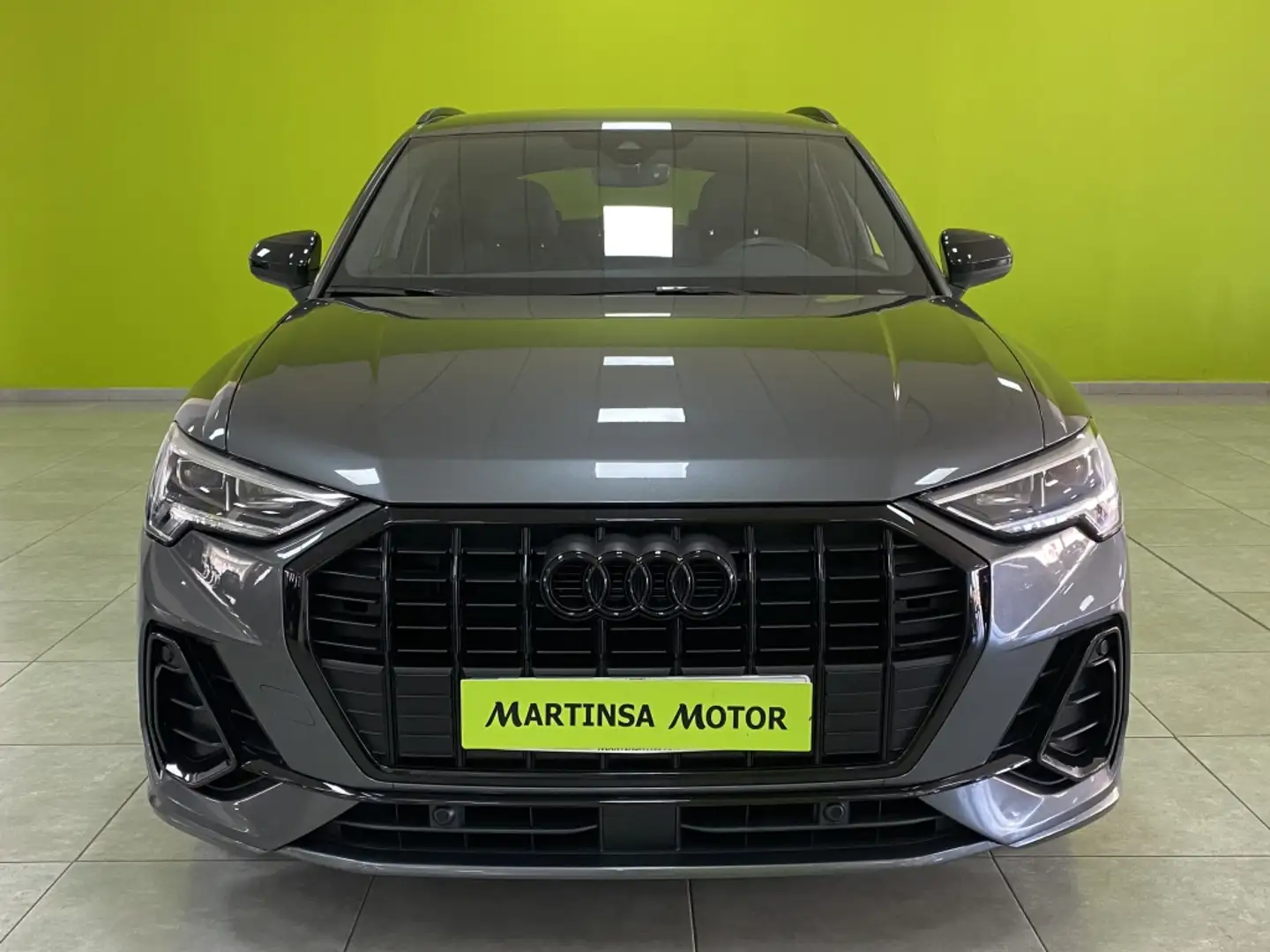 Audi Q3 35 TDI Black line S tronic 110kW Grijs - 2