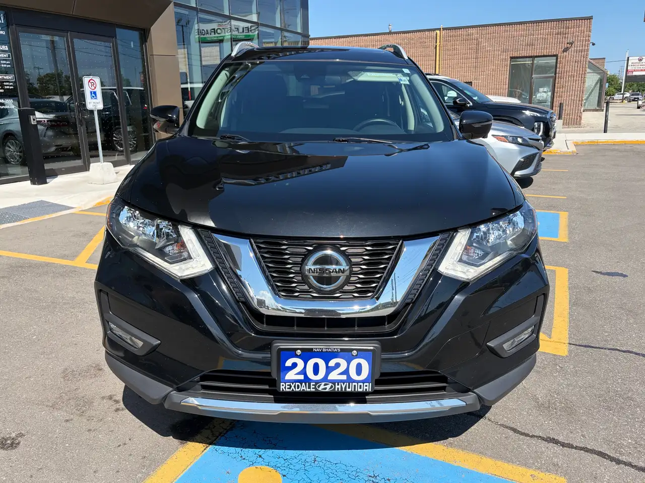 Nissan Rogue снимка Nissan Rogue