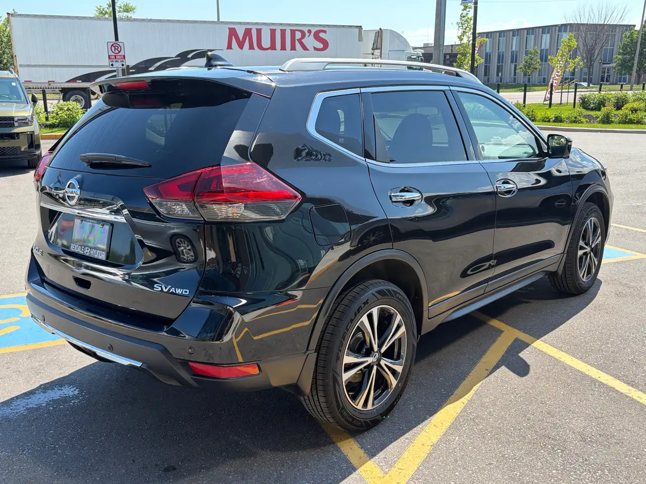 Nissan Rogue снимка Nissan Rogue