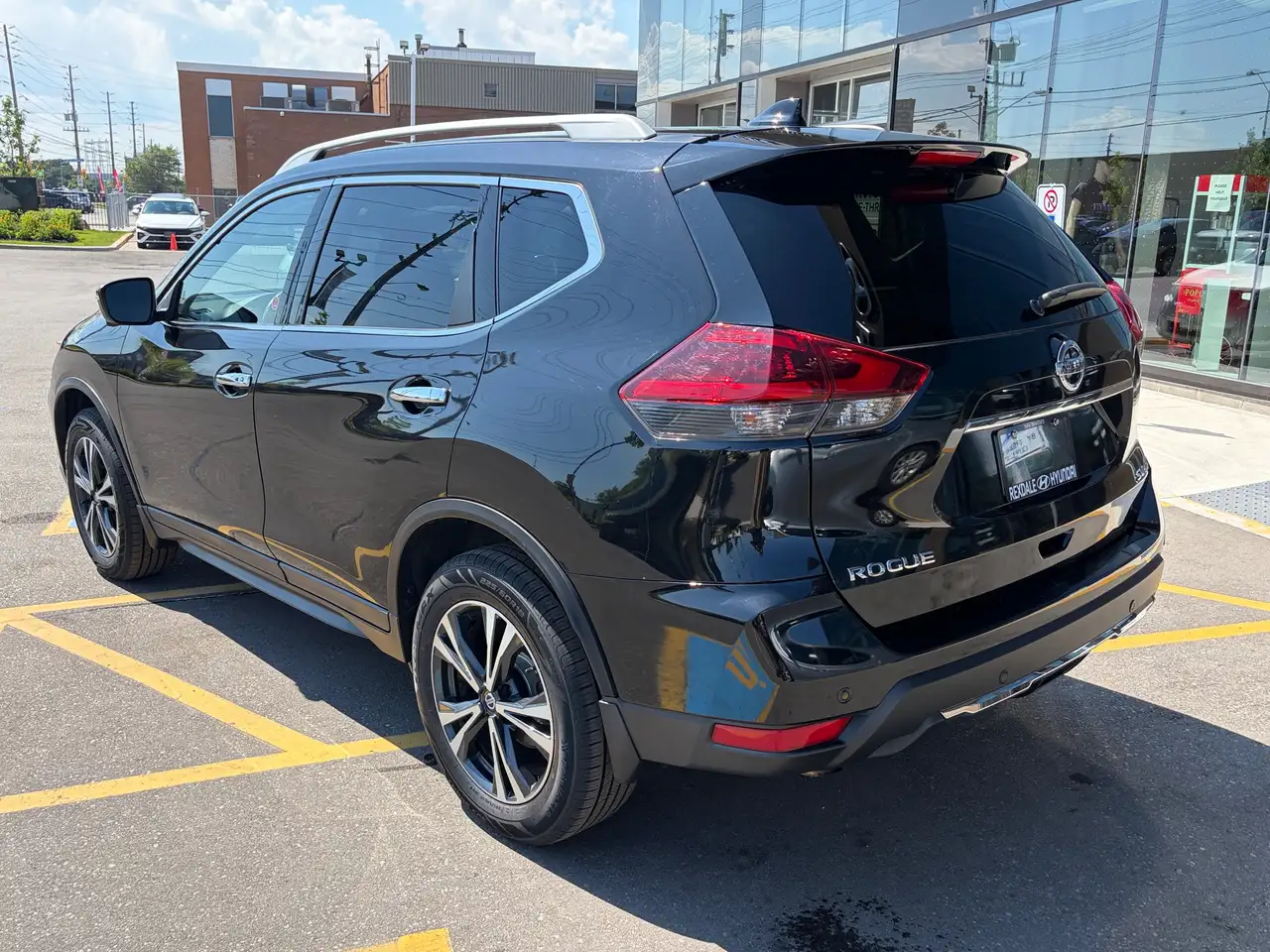 Nissan Rogue снимка Nissan Rogue