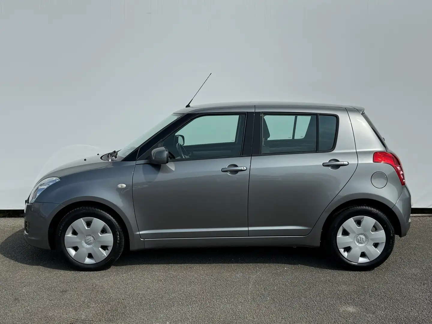 Suzuki Swift 1.3 Cool 5 Deurs | Radio CD | Parrot | Airco | Afn Gris - 2
