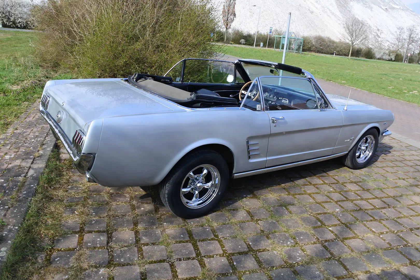 Ford Mustang 4.7V8, Automatic Argent - 1