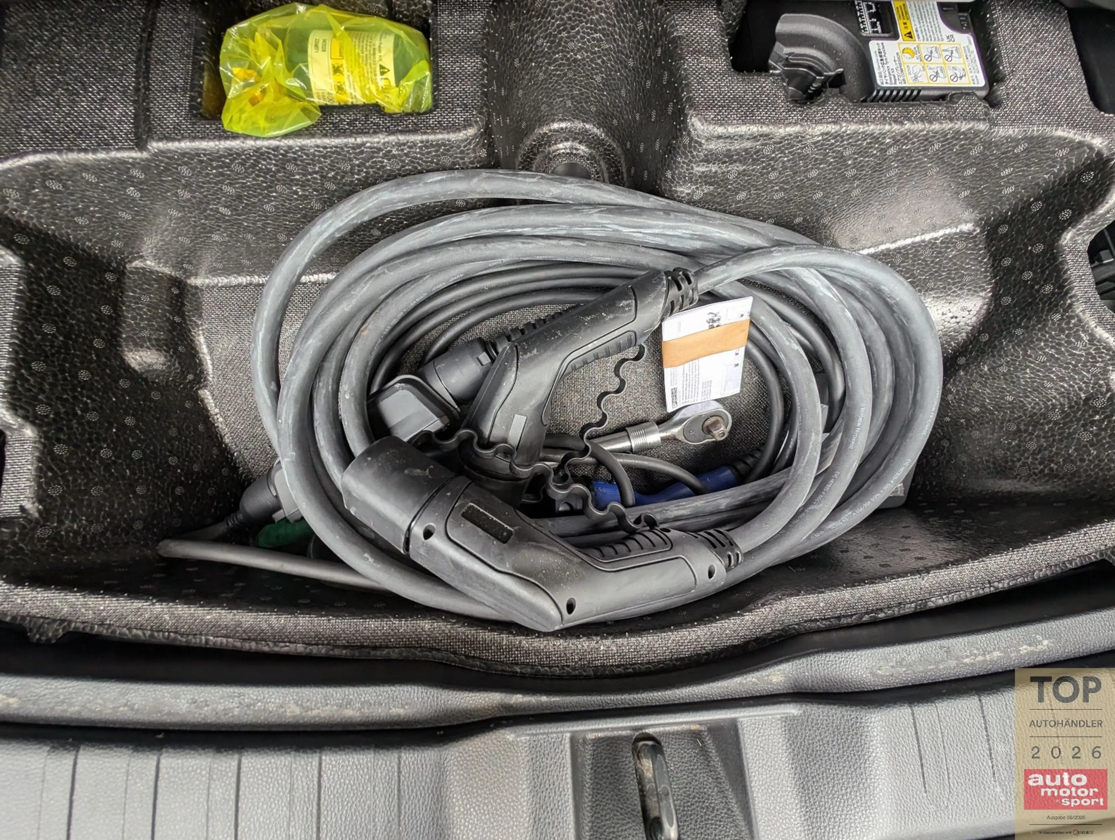 Toyota RAV4 Plug-inHybrid 4x4*ACC*AHK*LED*HUD*SH*Assist — photo 14