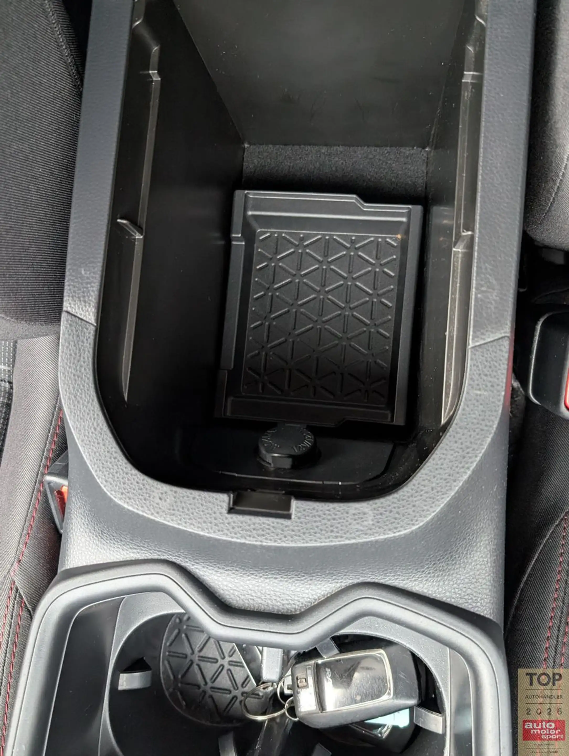 Toyota RAV4 Plug-inHybrid 4x4*ACC*AHK*LED*HUD*SH*Assist — photo 40
