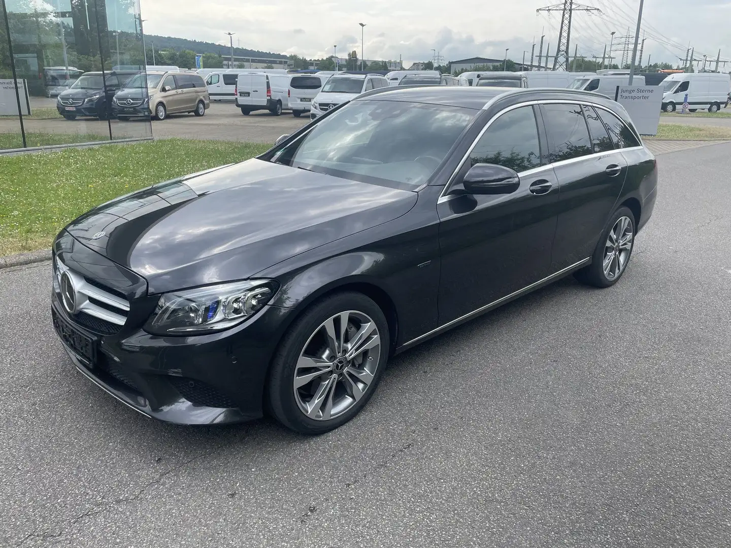 Mercedes-Benz C 300 de T AVANTGARDE AHK*Distr*COMAND*MULTIBEAM Schwarz - 1