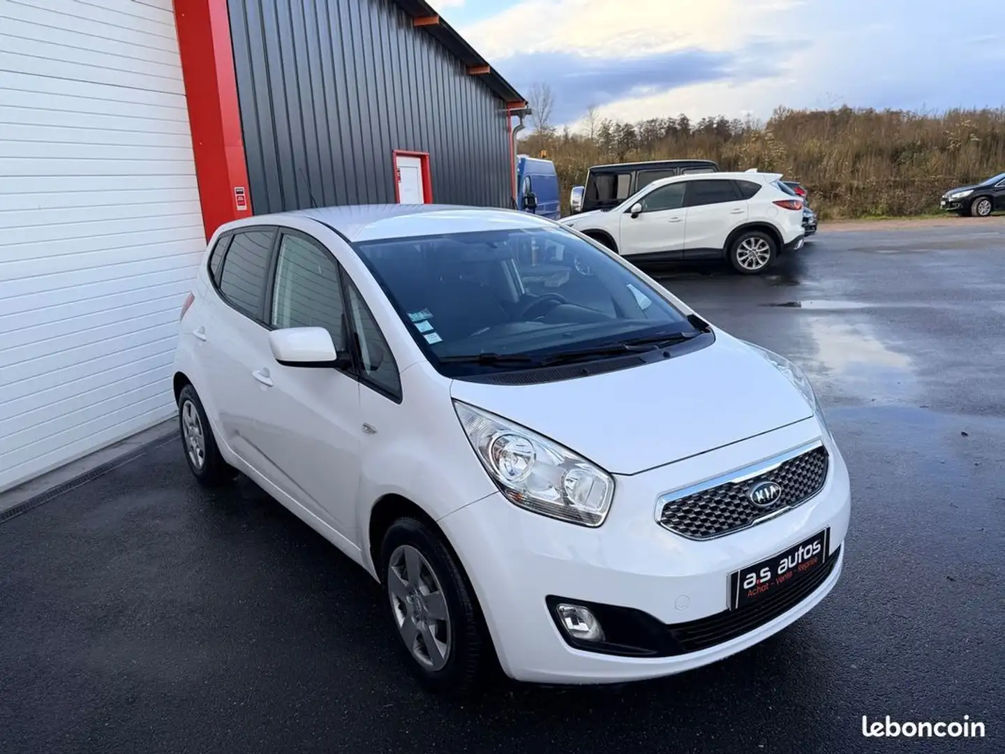 Kia Venga 1.4 CVVT 16V 90 CV essence distribution à chaîne Blanc - 2