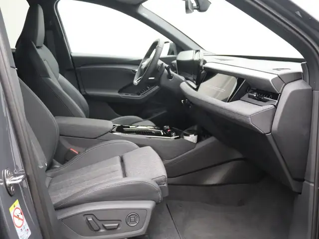 Audi E-Tron S view 14