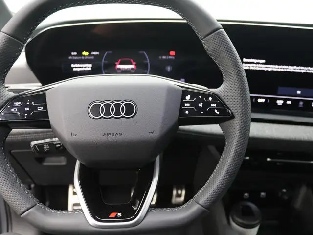 Audi E-Tron S view 7