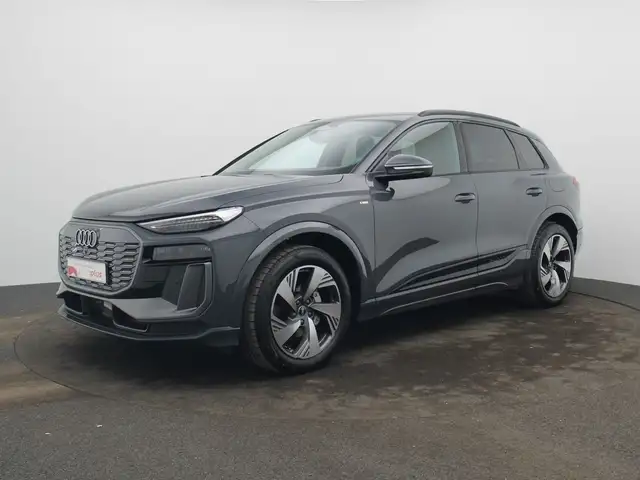 Audi E-Tron S view 2