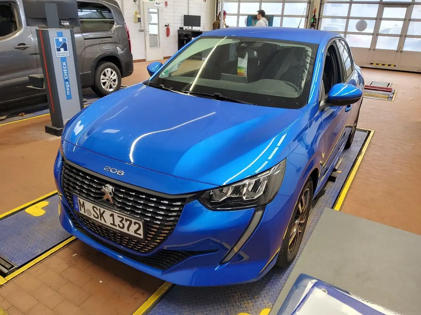 Peugeot 208 Allure Синій - 1