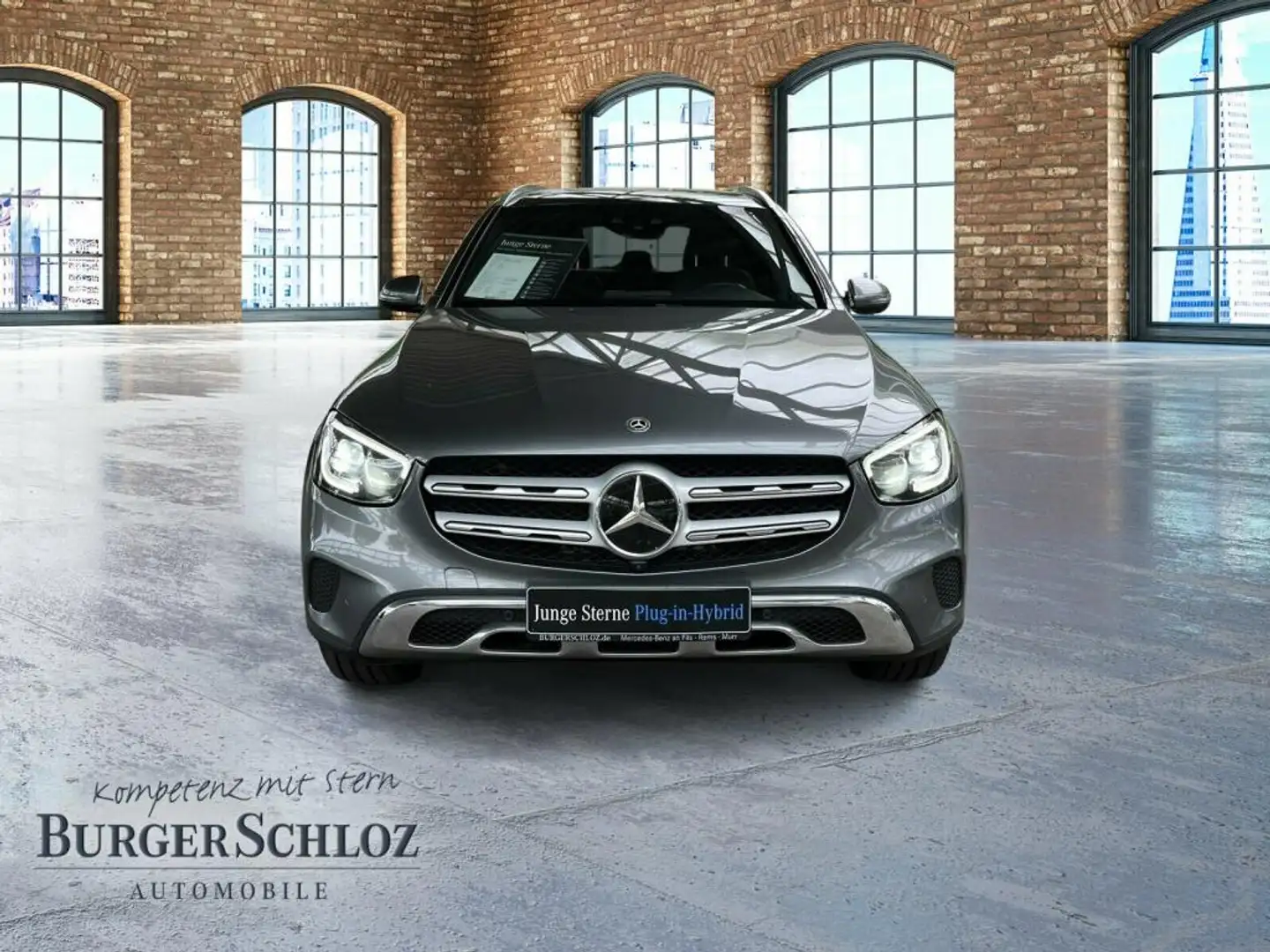 Mercedes-Benz GLC 300 e 4M Pano SpurH PDC SHZ elSitz LED AUT Grau - 2