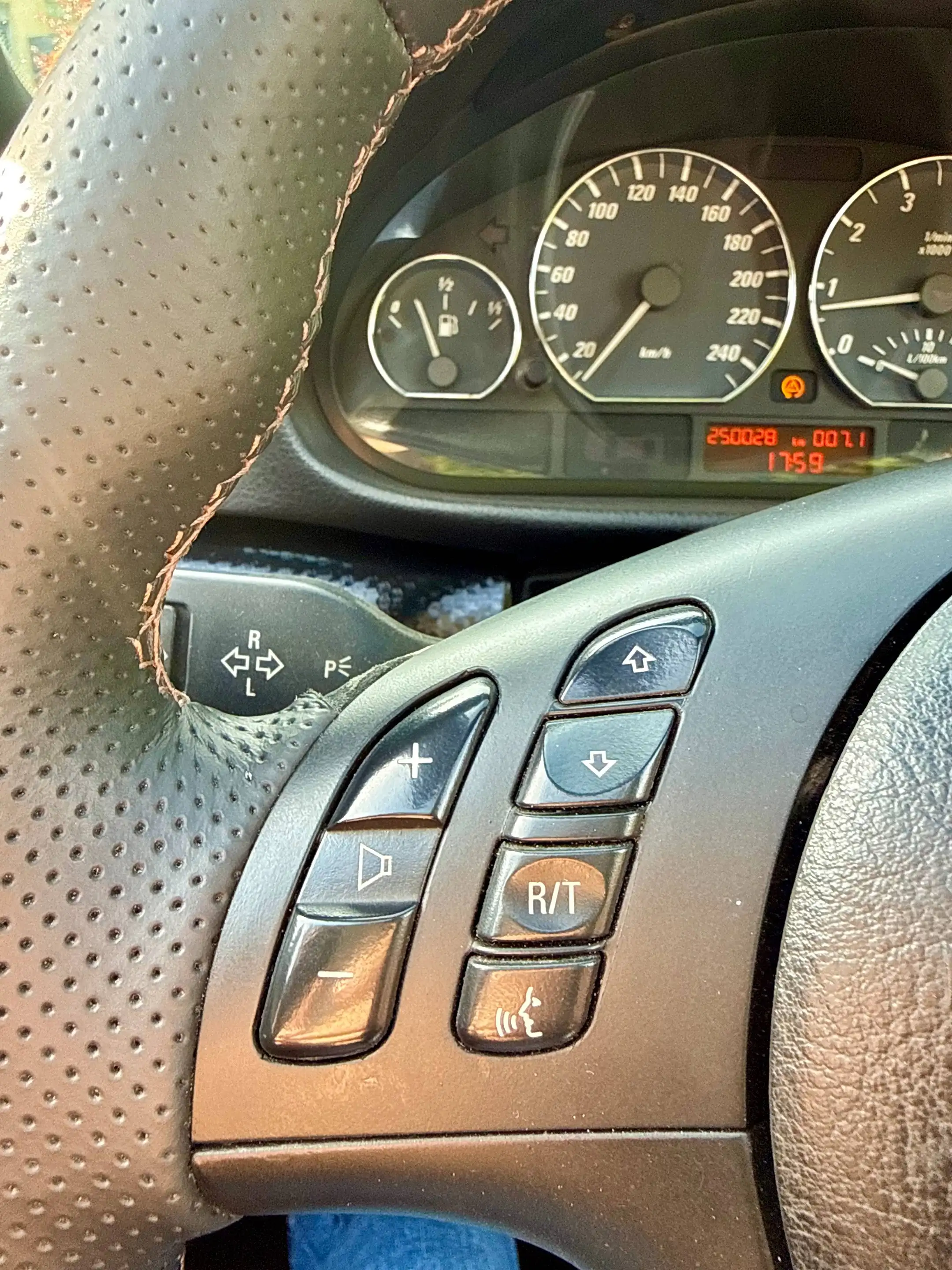BMW 325 325 C i M-Sport Restauriert — photo 12