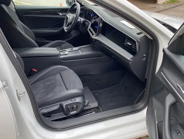 Volkswagen Passat view 15