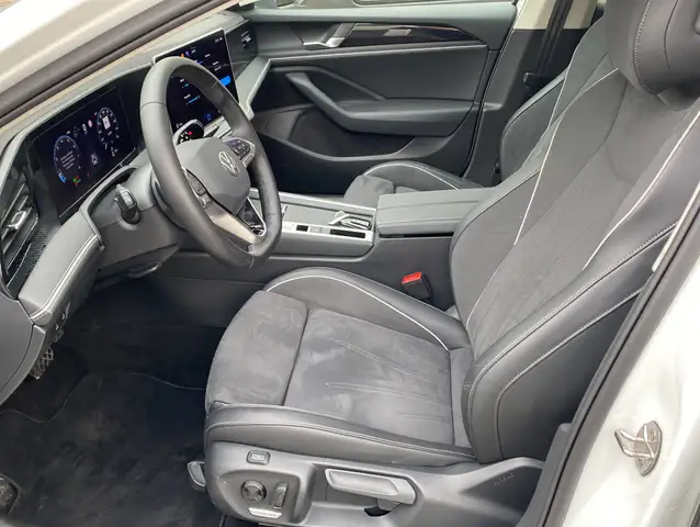 Volkswagen Passat view 12