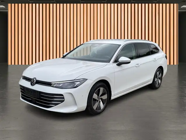 Volkswagen Passat view 2