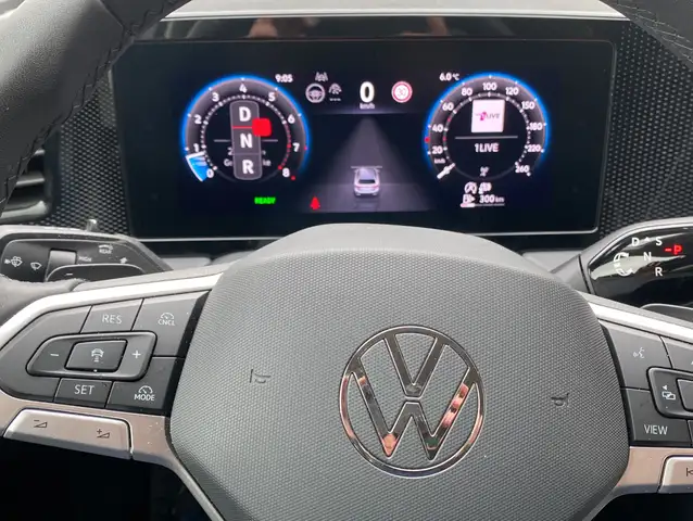 Volkswagen Passat view 7