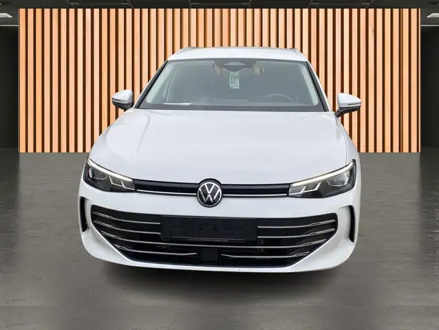 Volkswagen Passat view 17