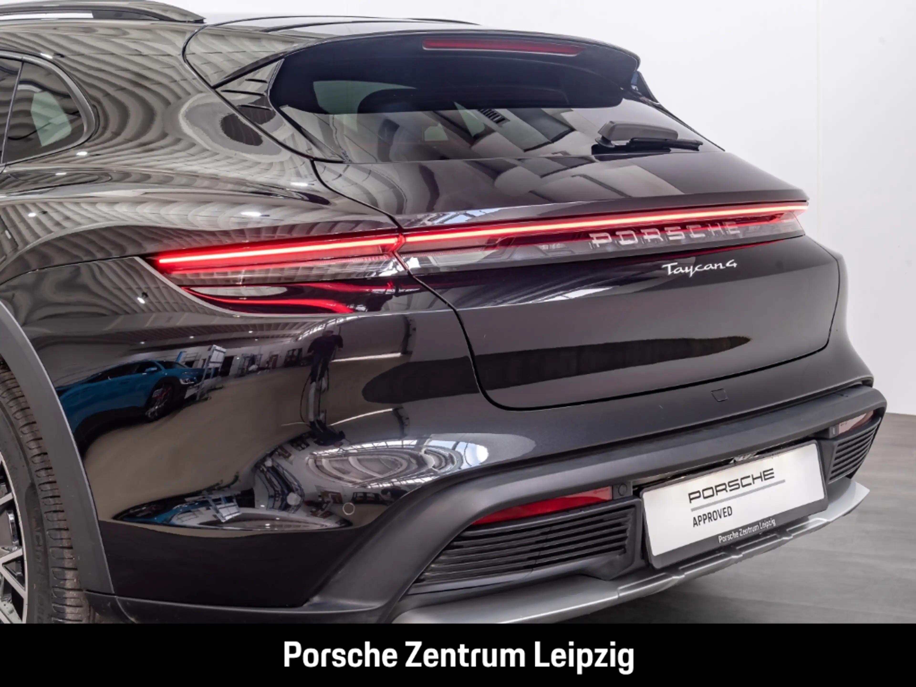 Porsche Taycan 4 Cross Turismo ACC Bose Dachreling Heckträger — photo 13