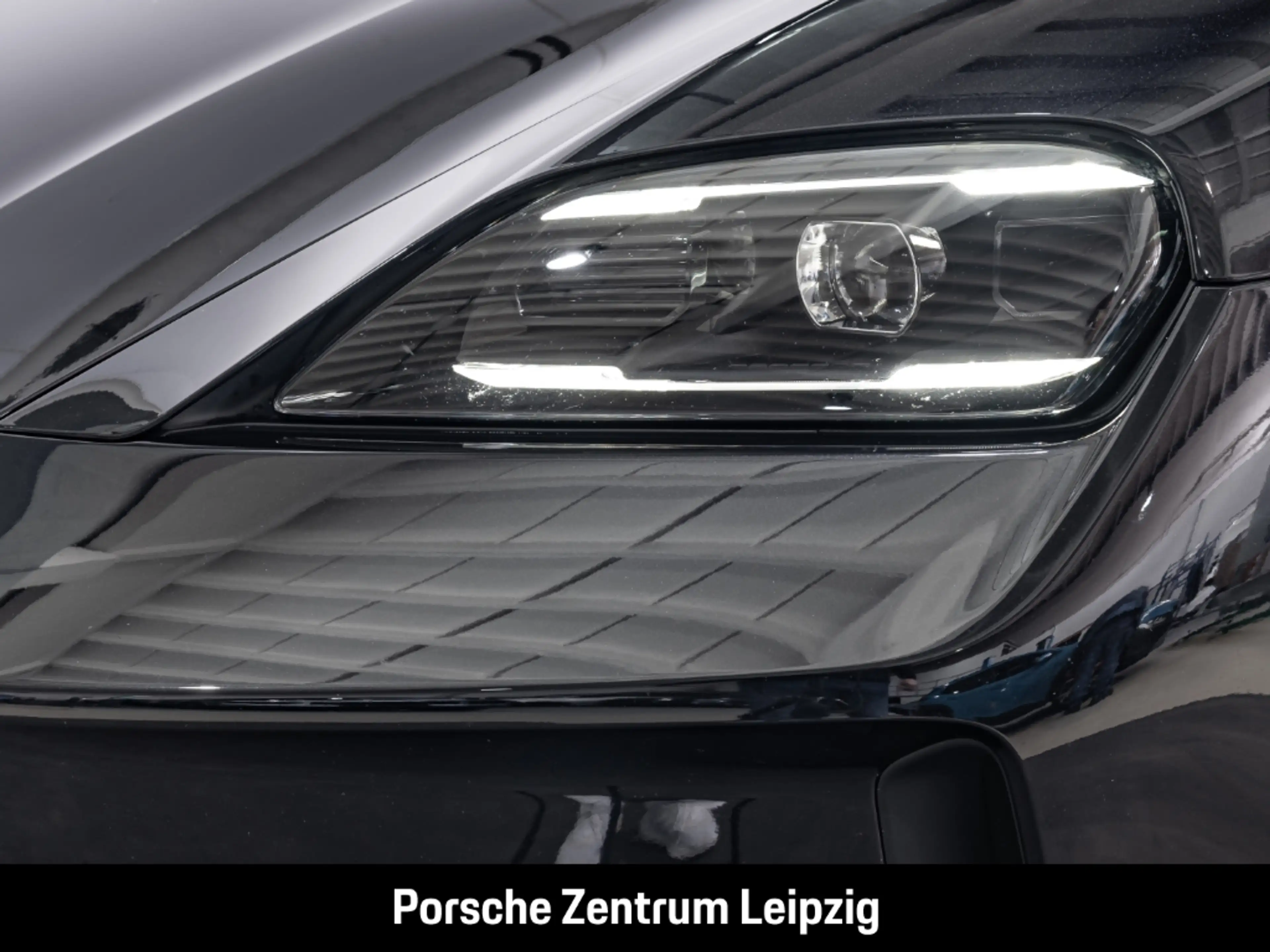 Porsche Taycan 4 Cross Turismo ACC Bose Dachreling Heckträger — photo 9
