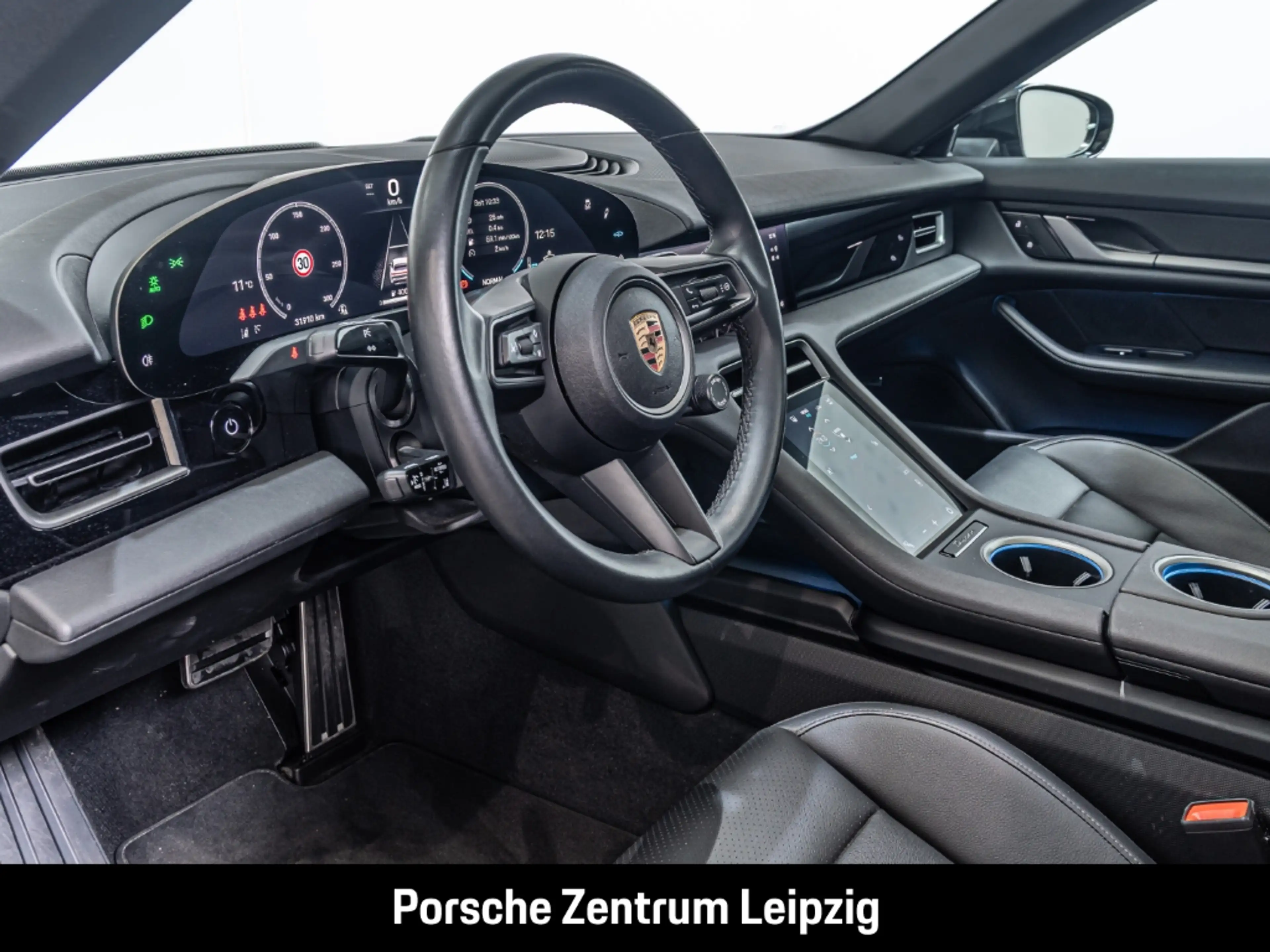 Porsche Taycan 4 Cross Turismo ACC Bose Dachreling Heckträger — photo 15