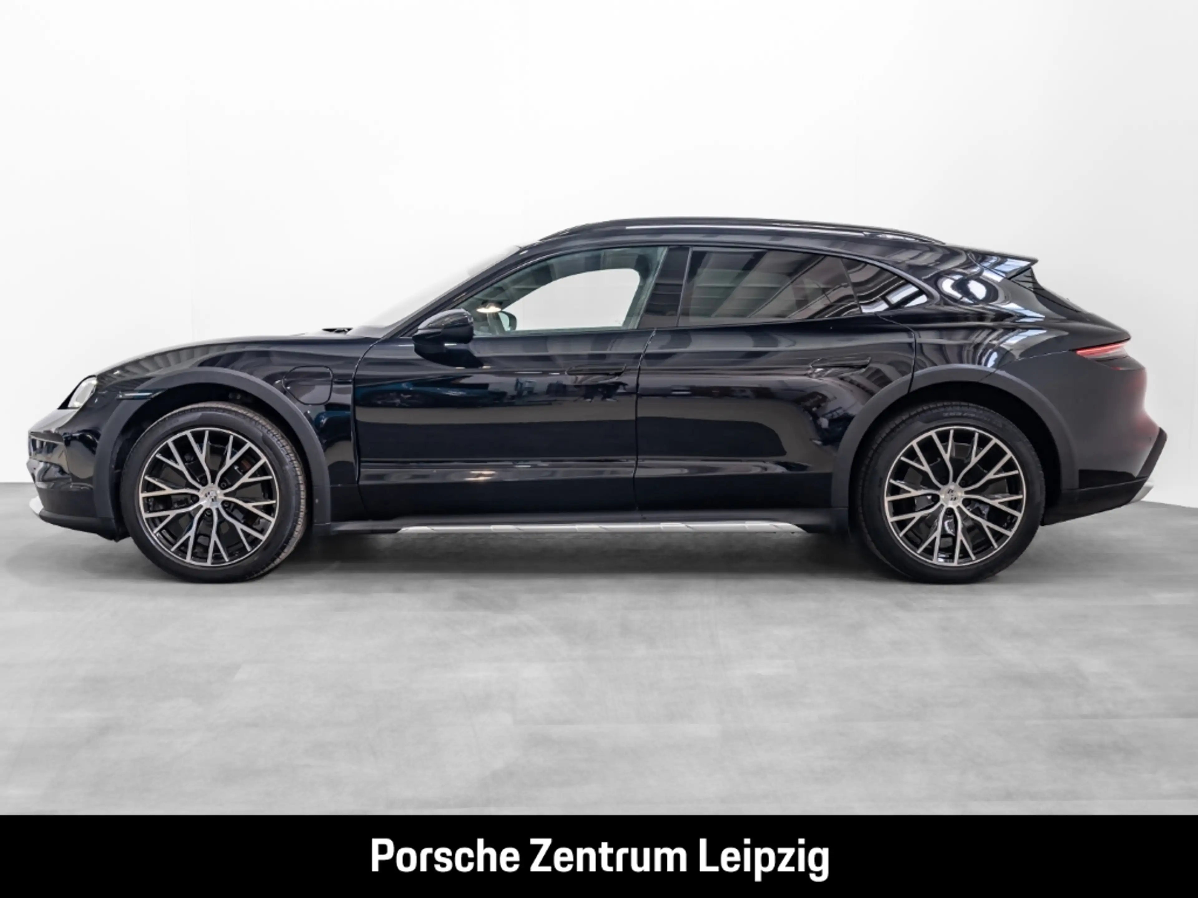 Porsche Taycan 4 Cross Turismo ACC Bose Dachreling Heckträger — photo 2
