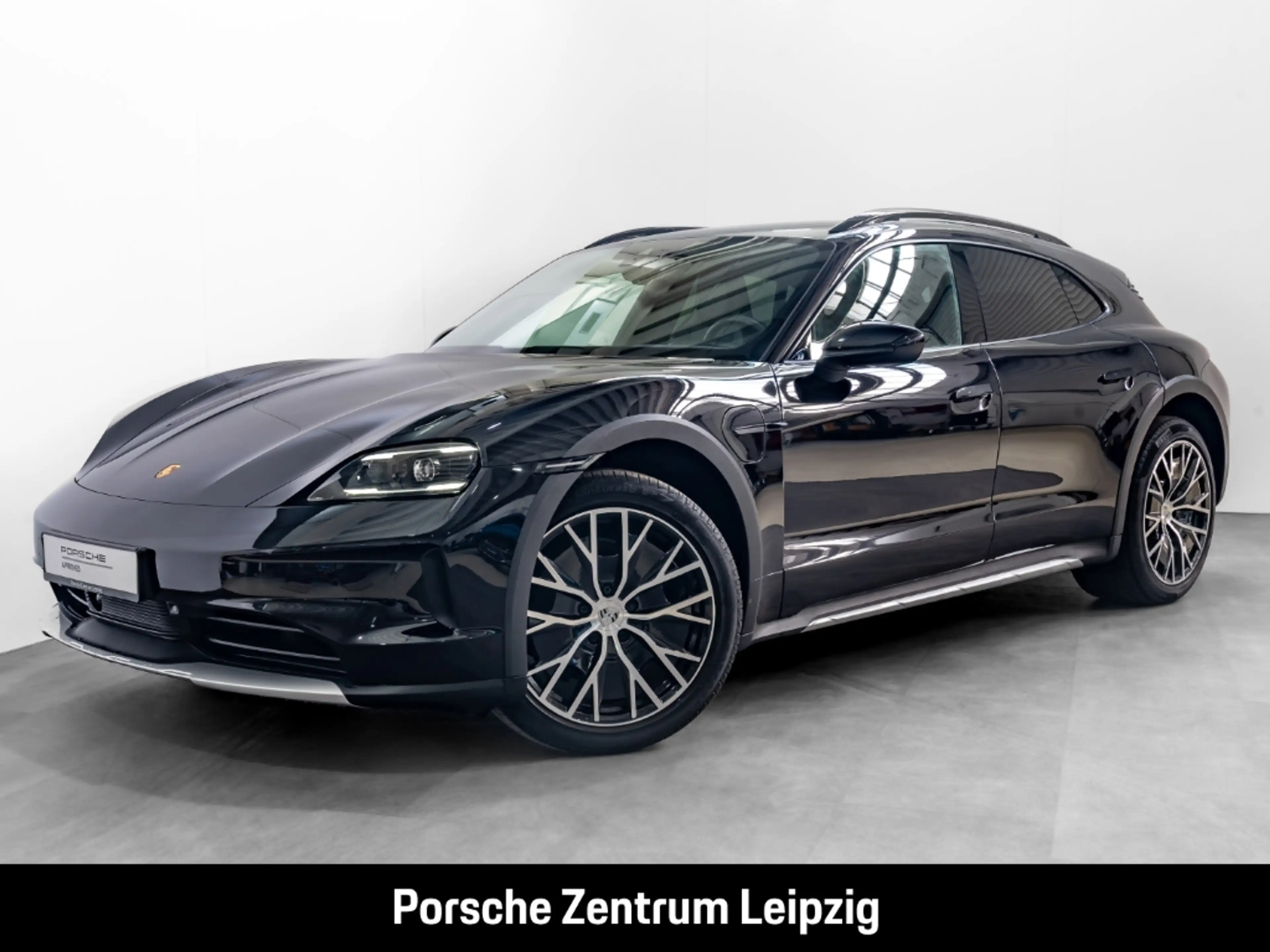 Porsche Taycan 4 Cross Turismo ACC Bose Dachreling Heckträger