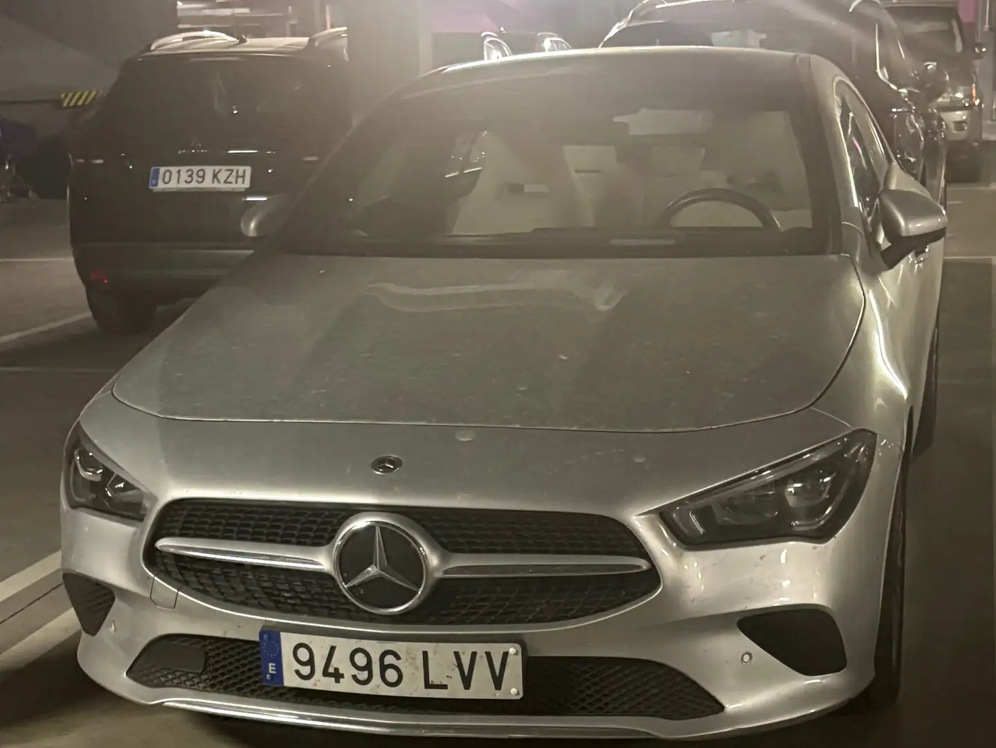 Mercedes-Benz CLA 180 CLA 180 7G-DCT Plateado - 1