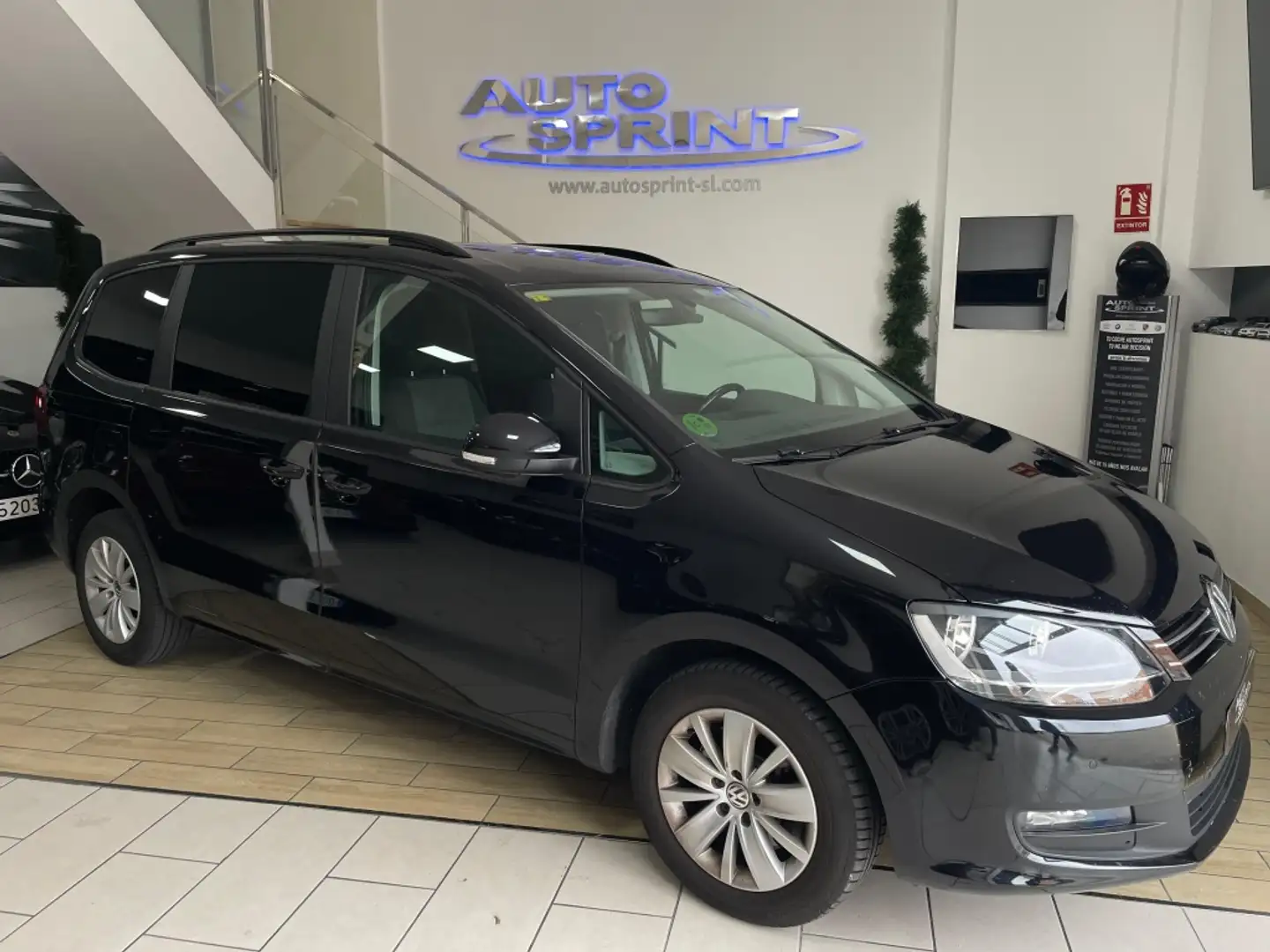 Volkswagen Sharan 2.0TDI Advance DSG 110kW Negro - 2