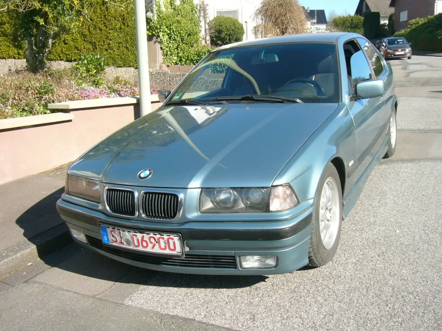 BMW 323 323TI original, mit Serviceheft, gepflegt Green - 2