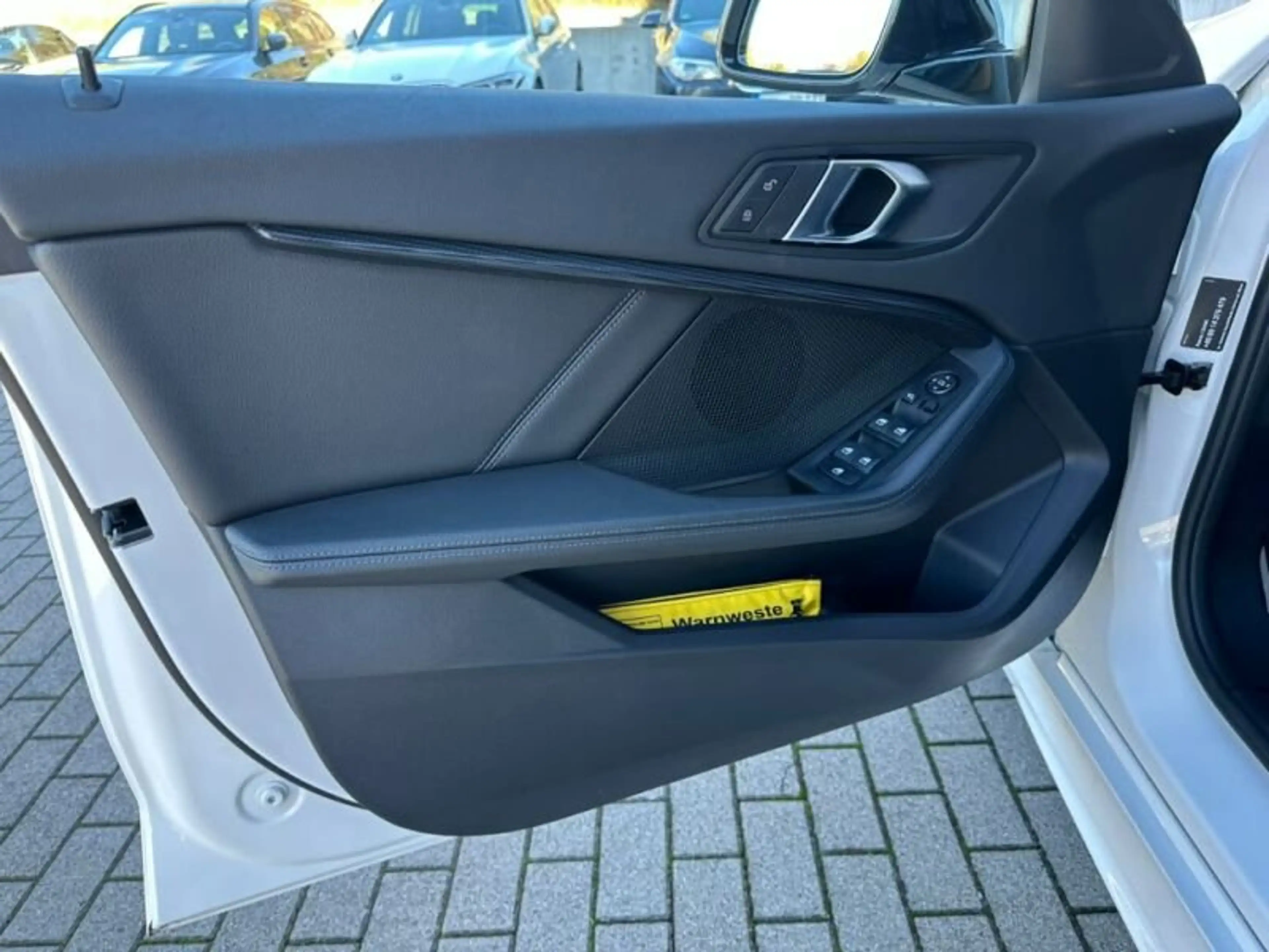 BMW 118 i M Sport LED/CAM/DAB/SH//TEMPO/PRIVACY — photo 9