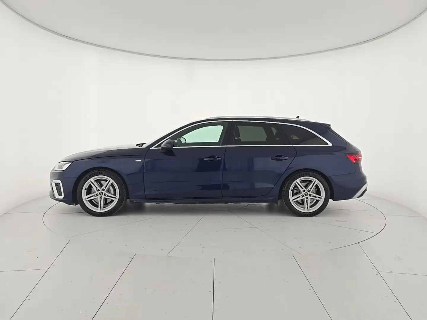 Audi A4 Avant 40 TDI quattro S tronic S line edition Bleu - 2