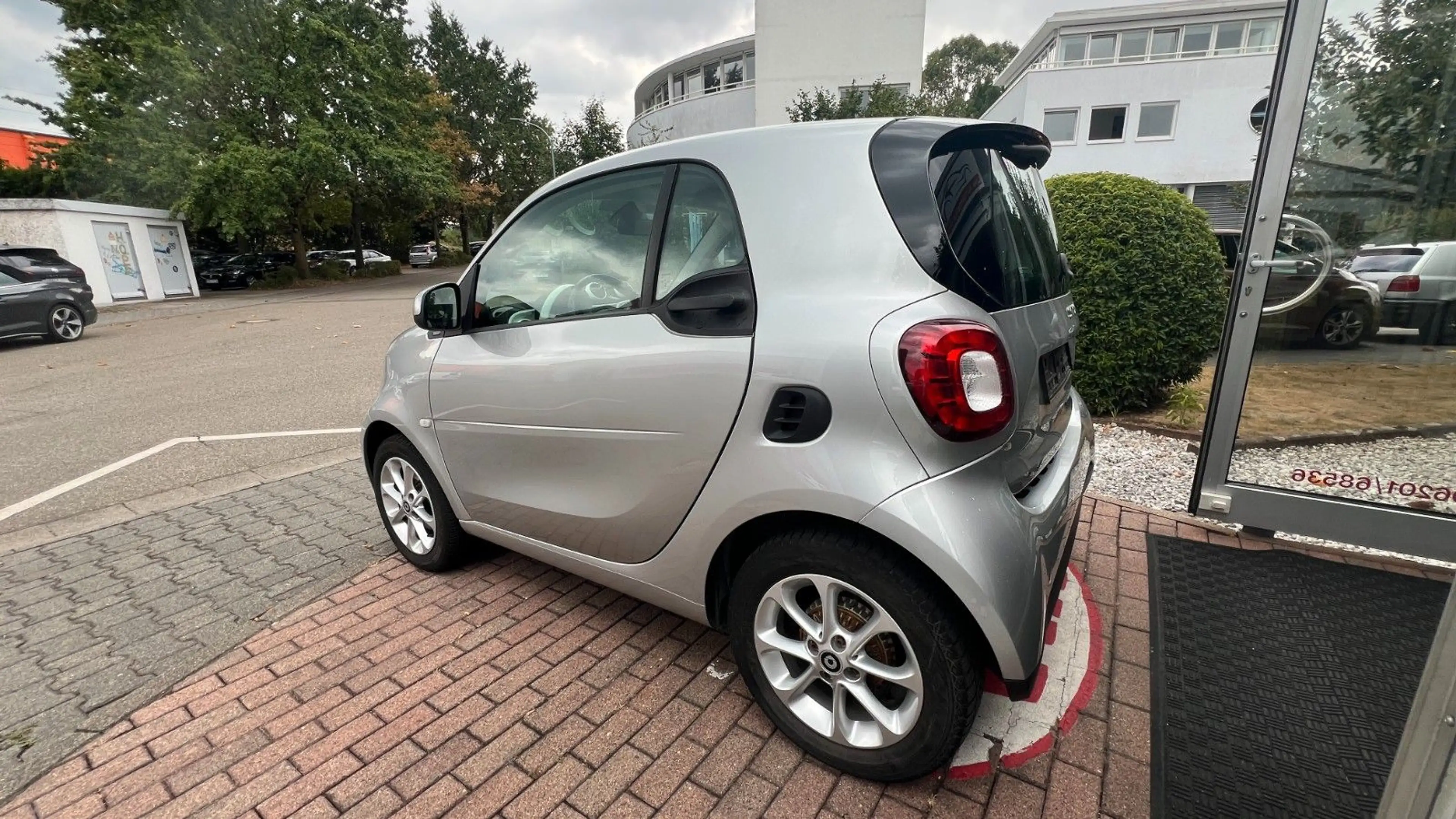 smart forTwo fortwo /Navi/Pano/Rückf.Kamera — photo 5