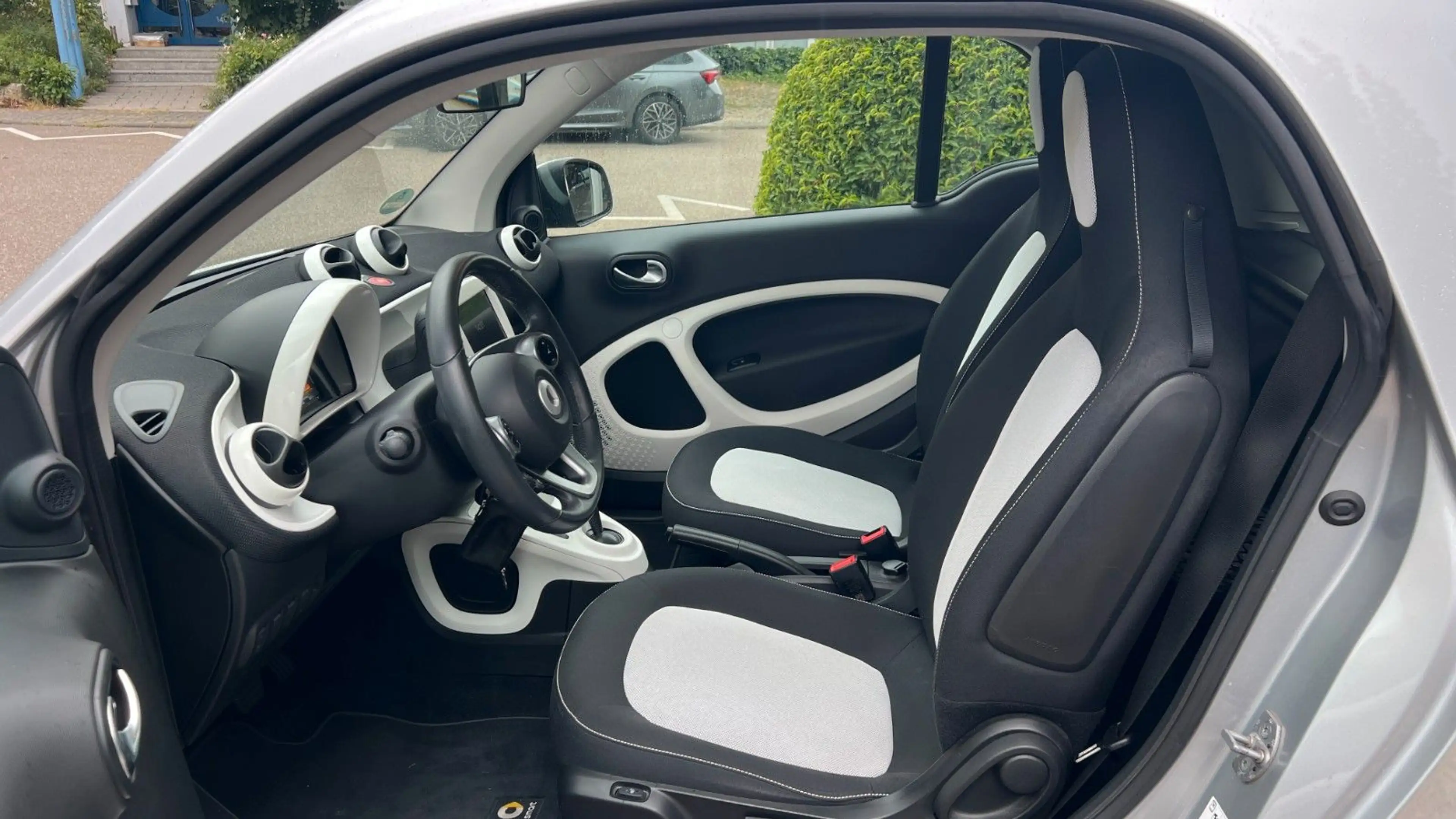smart forTwo fortwo /Navi/Pano/Rückf.Kamera — photo 13