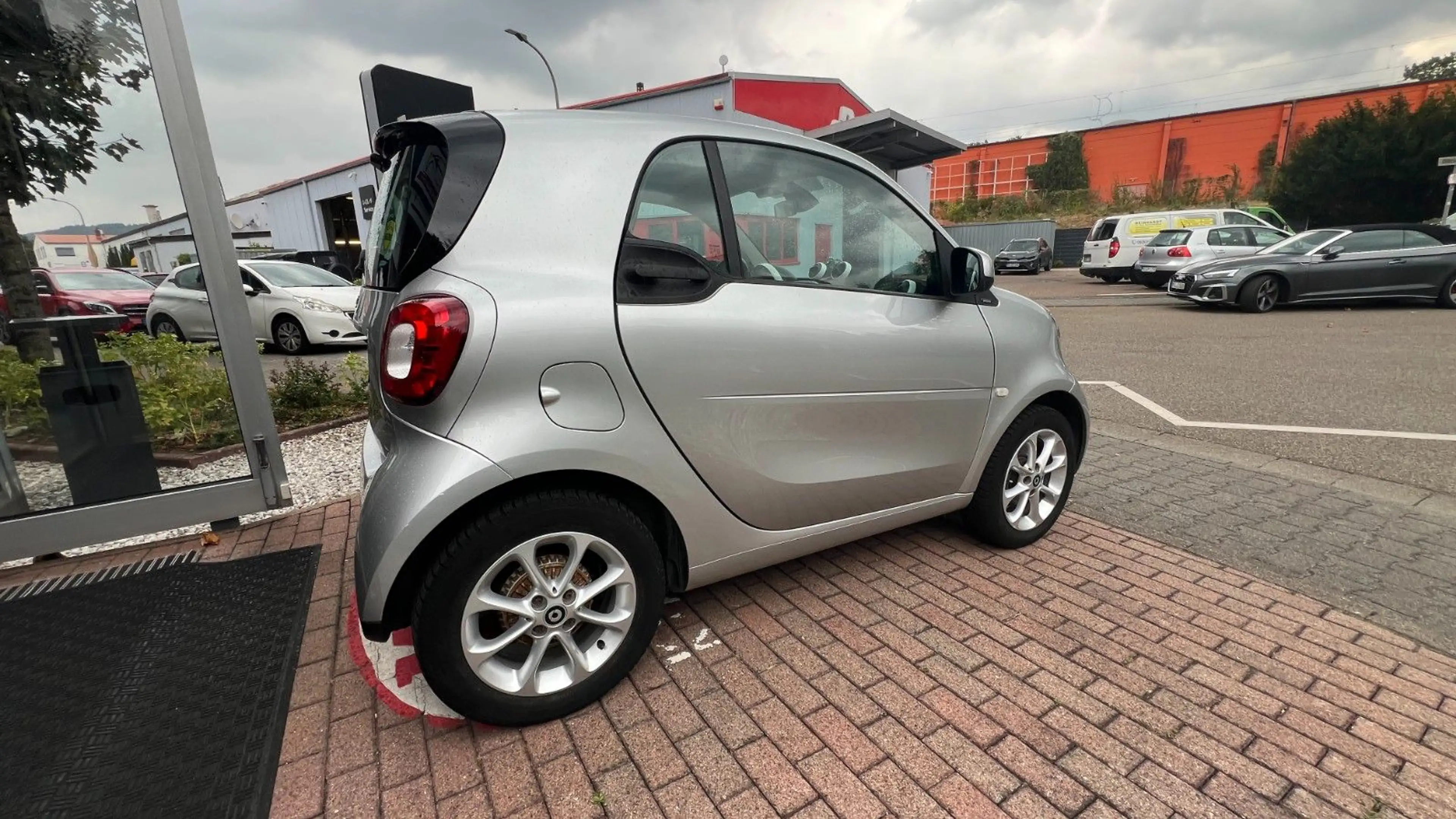 smart forTwo fortwo /Navi/Pano/Rückf.Kamera — photo 7