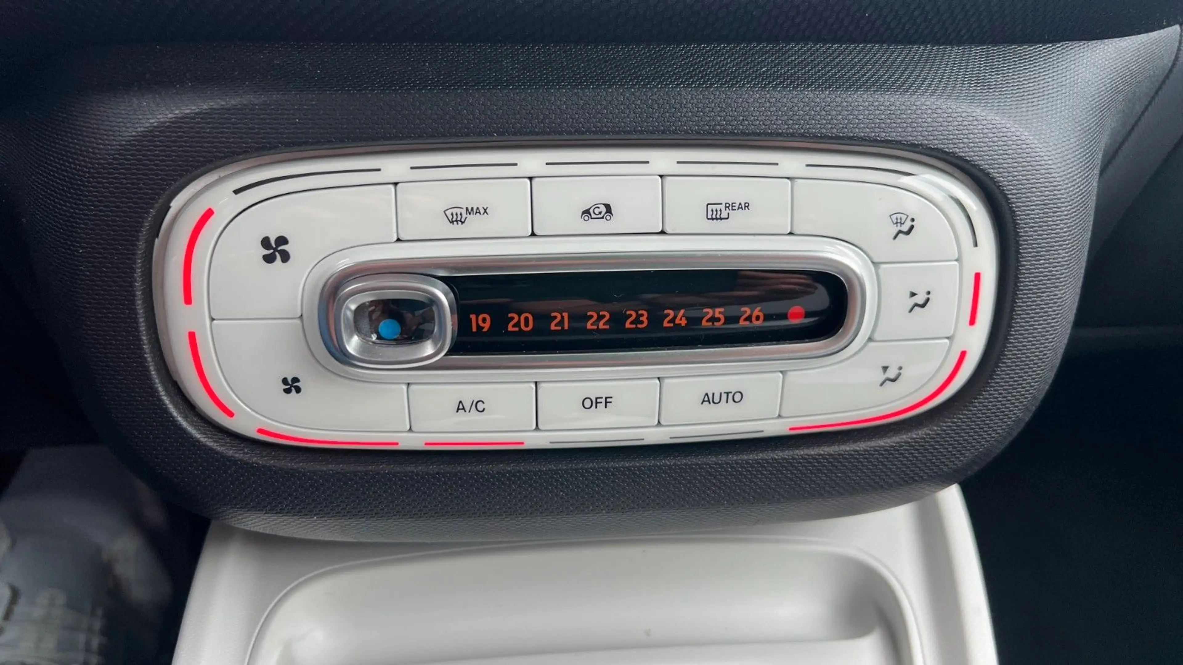 smart forTwo fortwo /Navi/Pano/Rückf.Kamera — photo 15
