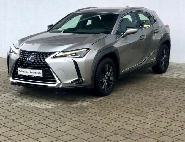 Lexus UX 250h UX 250 Launch Edition CAM/NAV/DAB/LED+/SH