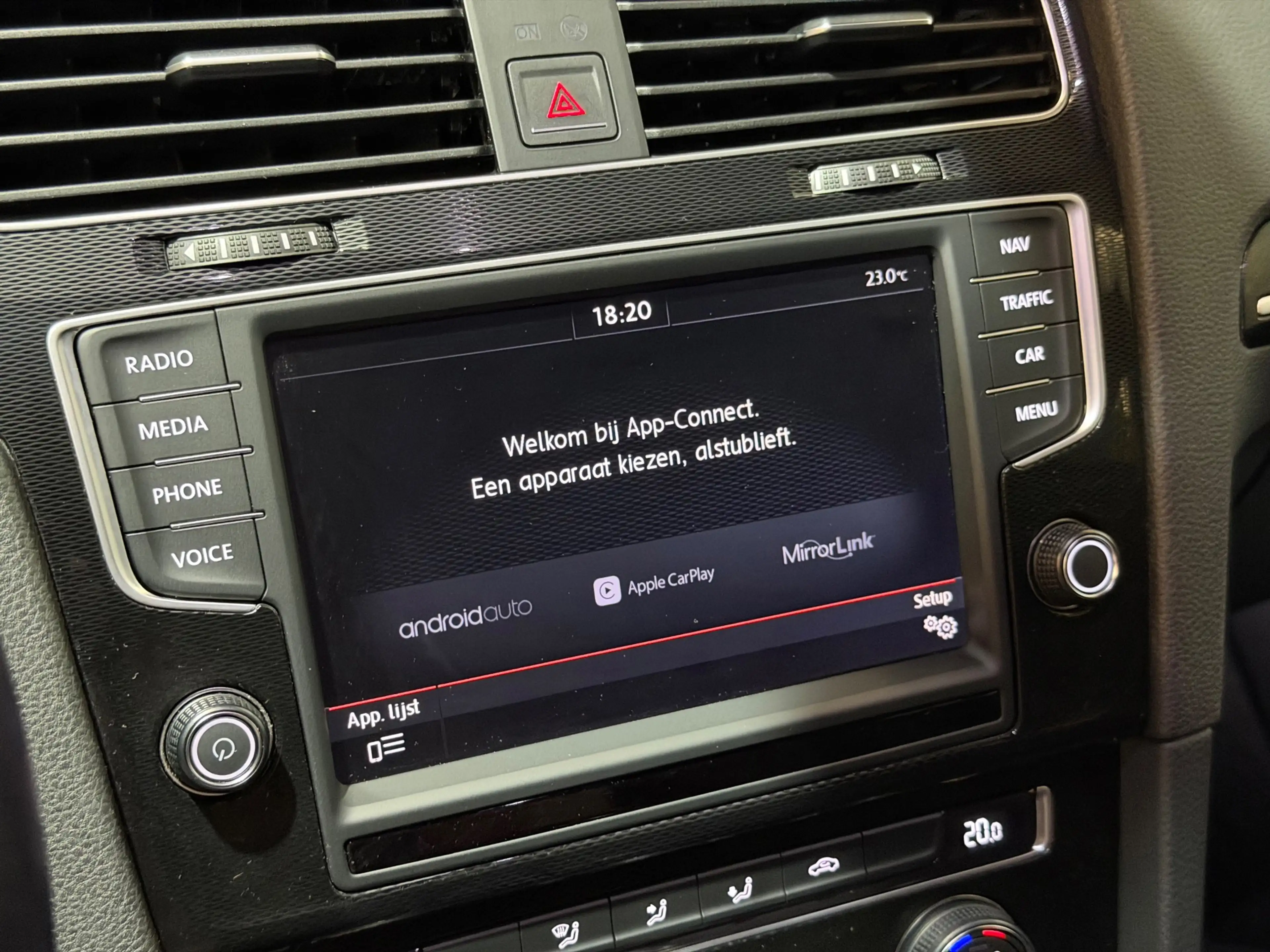 Volkswagen Golf GTE 1.4 TSI DSG/LED/NAVI/CARPLAY/CRUISE/CAMERA/PDC/CLI — photo 25