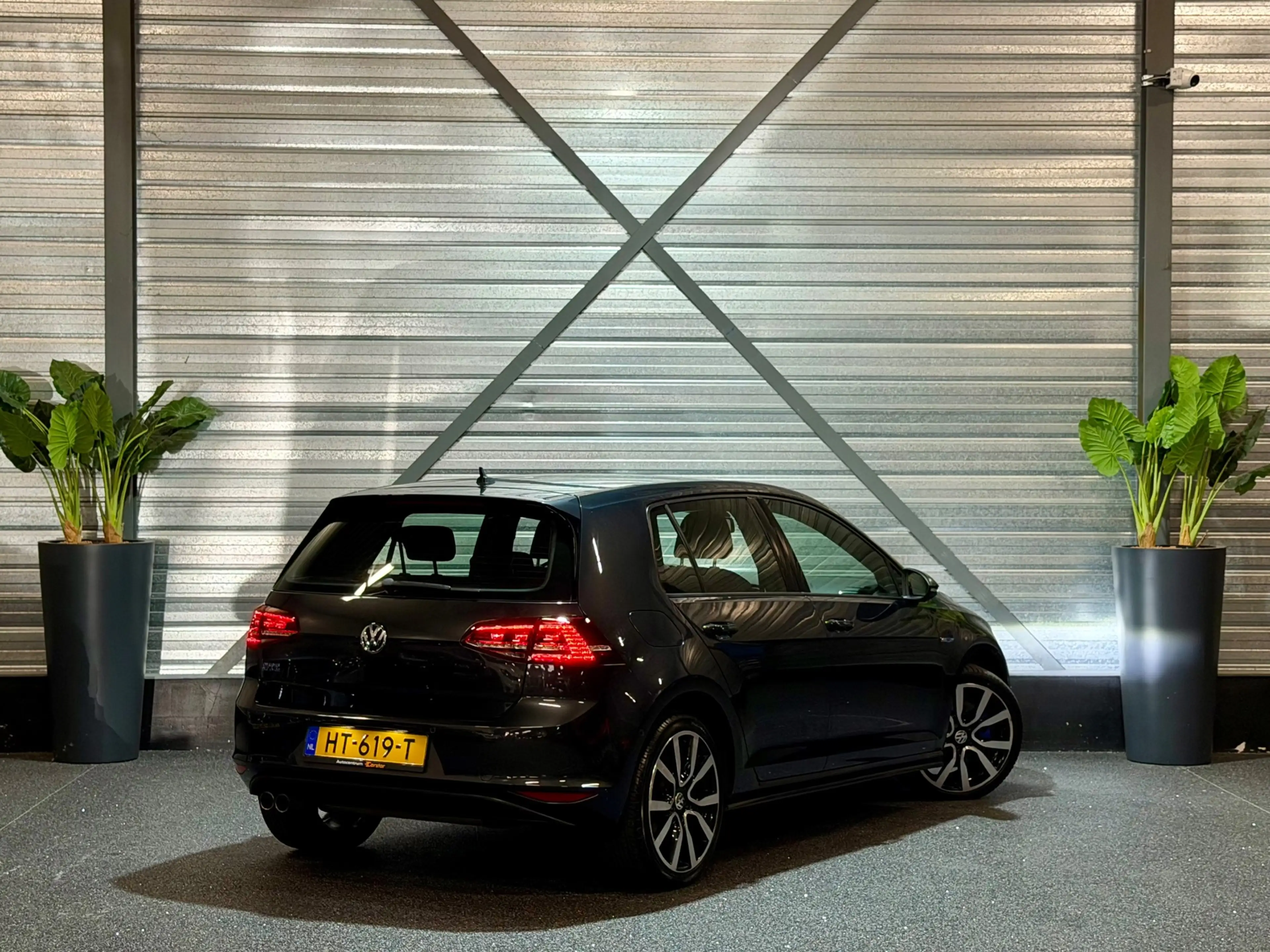 Volkswagen Golf GTE 1.4 TSI DSG/LED/NAVI/CARPLAY/CRUISE/CAMERA/PDC/CLI — photo 17