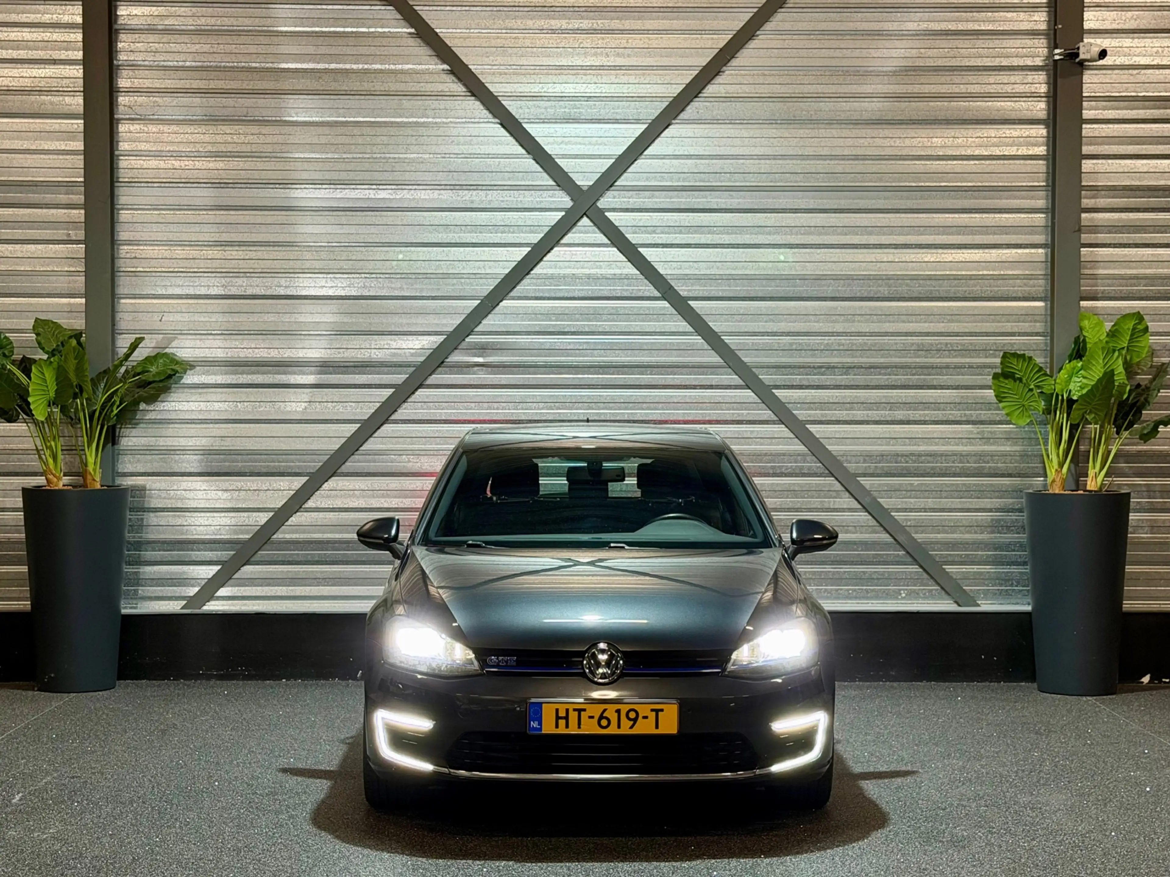 Volkswagen Golf GTE 1.4 TSI DSG/LED/NAVI/CARPLAY/CRUISE/CAMERA/PDC/CLI — photo 5