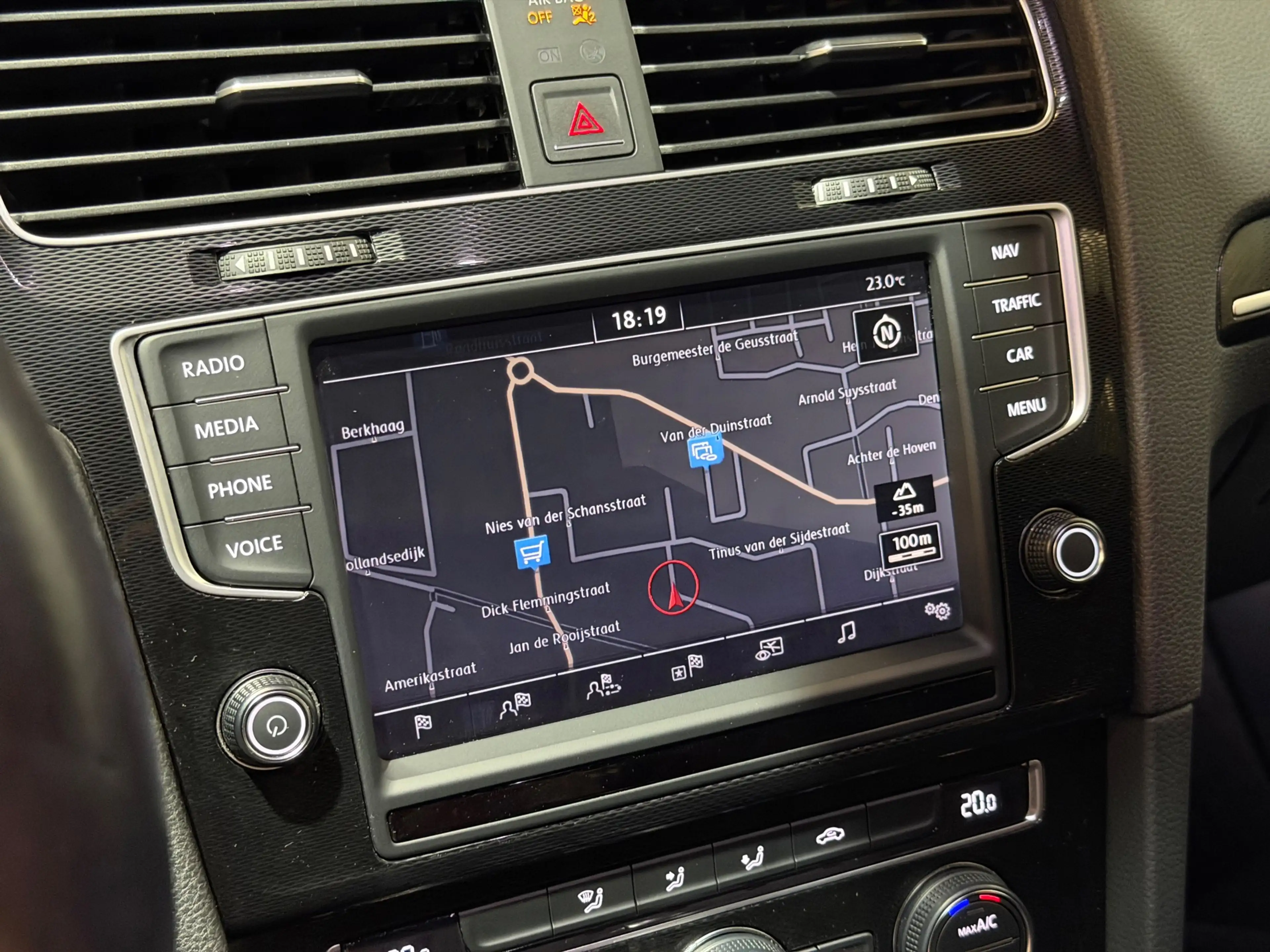 Volkswagen Golf GTE 1.4 TSI DSG/LED/NAVI/CARPLAY/CRUISE/CAMERA/PDC/CLI — photo 15